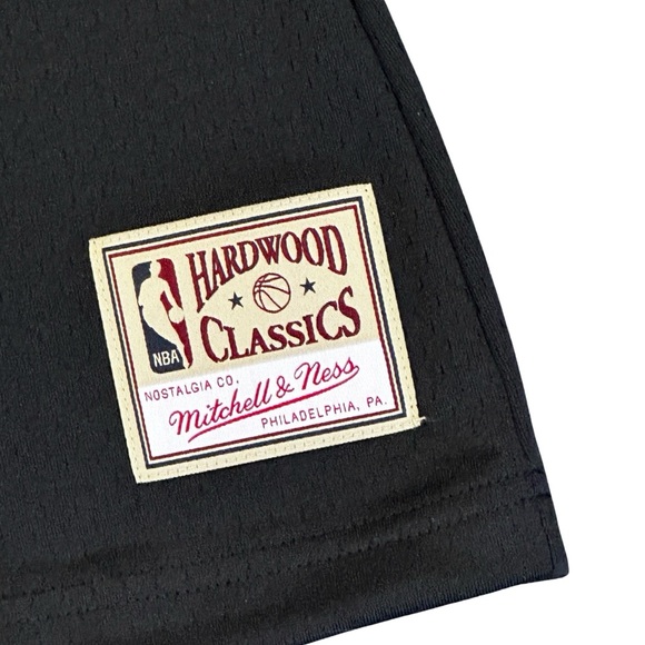 Phoenix Suns Women’s Steve Nash Mitchell and Ness Jersey NWOT Size Medium - Picture 2 of 3